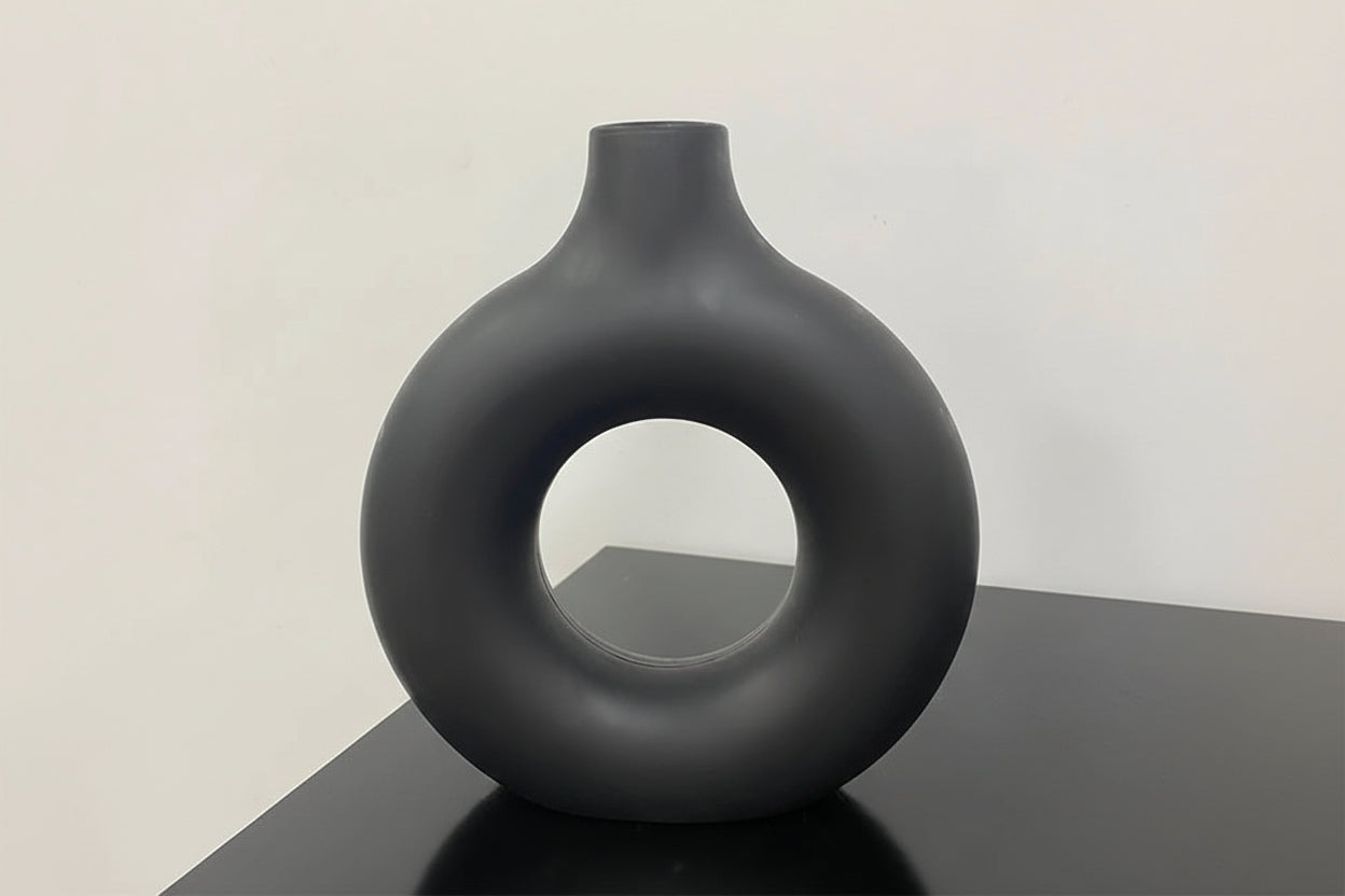 Vase nordique décoratif au design minimaliste