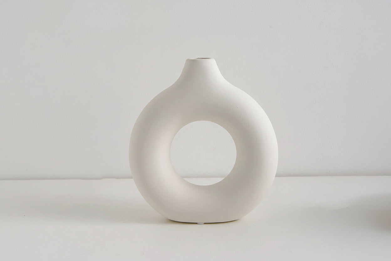 Vase nordique décoratif au design minimaliste