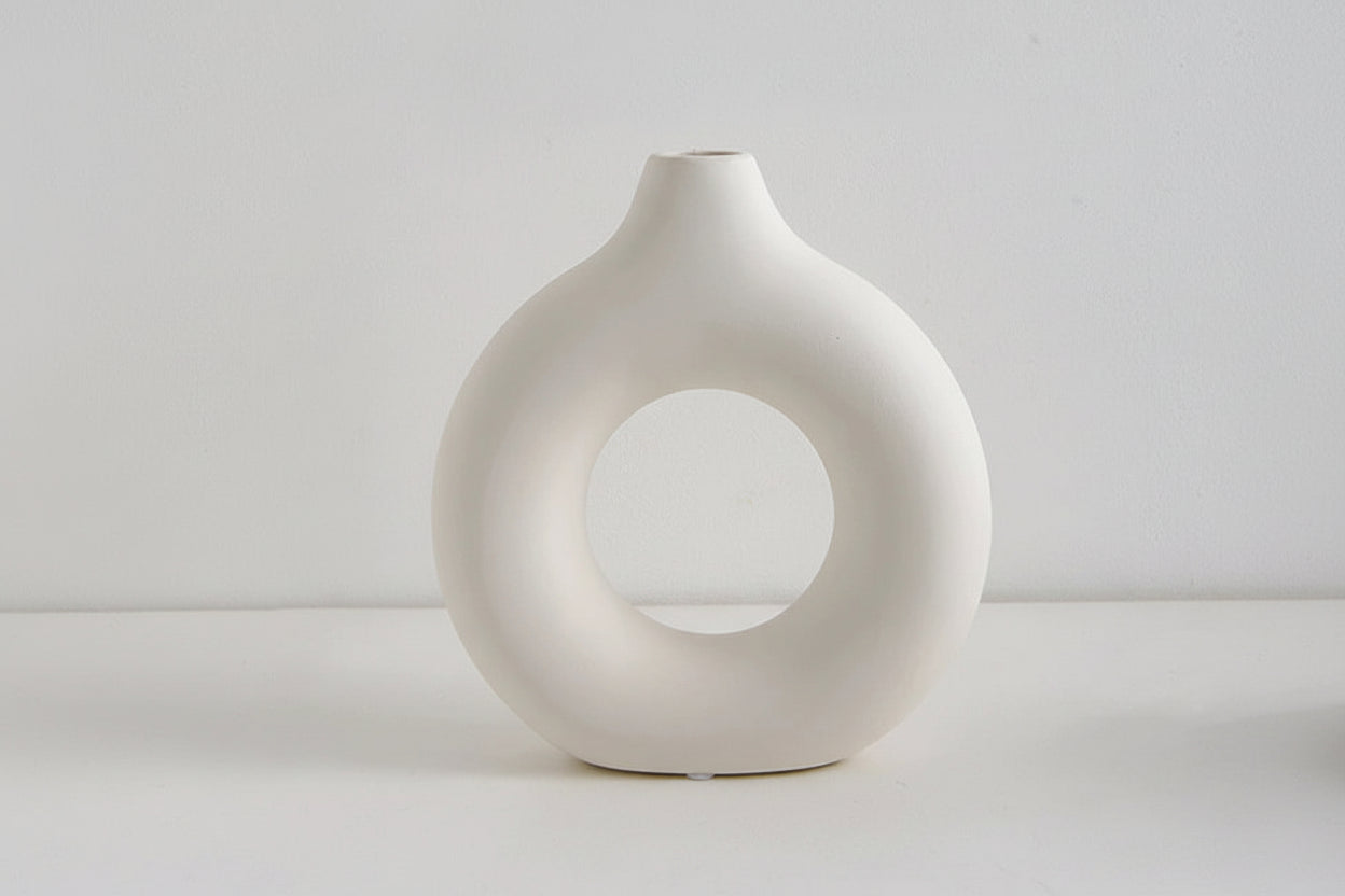 Vase nordique décoratif au design minimaliste